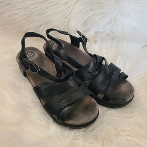 Dansko Sandals Womens Sz 39 EU 8.5 US Black Leather Strappy Wedge Comfort Shoes